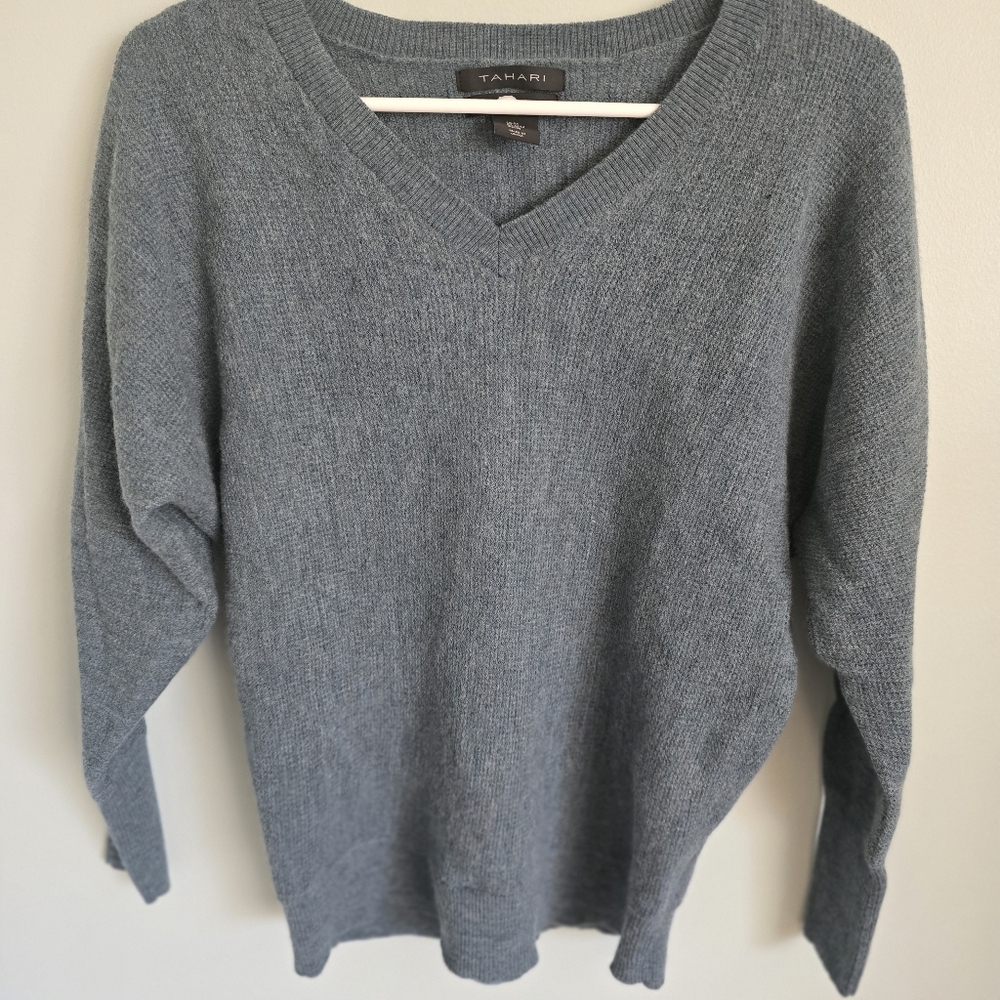Tahari 100%Extra Fine Merino Wool sweater Medium